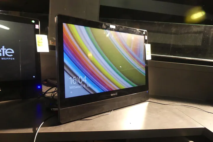 Terra - All-in-One Touch-PC/Monitor (60,96 cm/24 wide LCD Monitor)